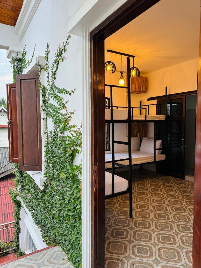 Sabai Sabai Backpackers Hostel Луанґпхабанґ Екстер'єр фото