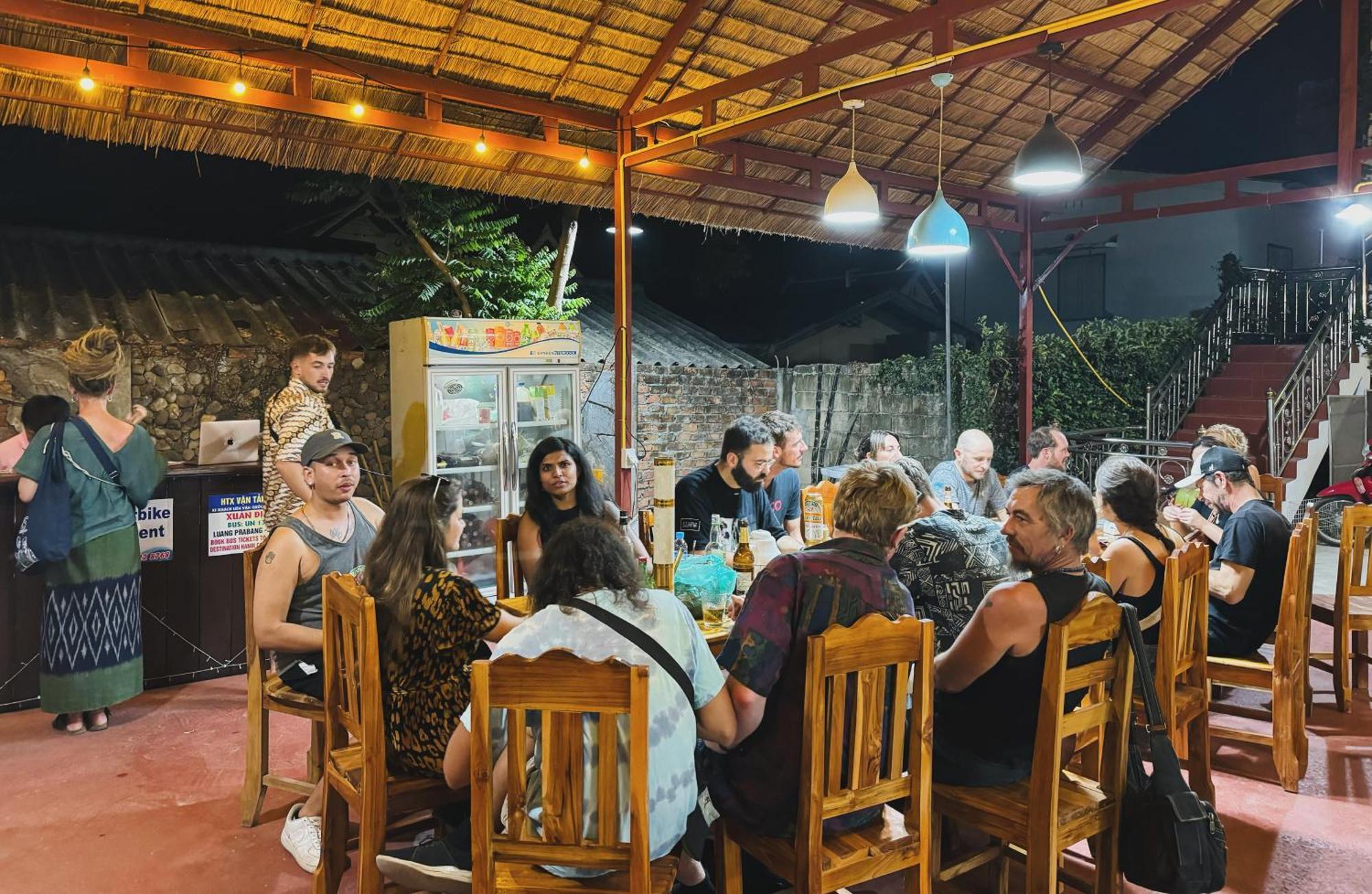 Sabai Sabai Backpackers Hostel Луанґпхабанґ Екстер'єр фото