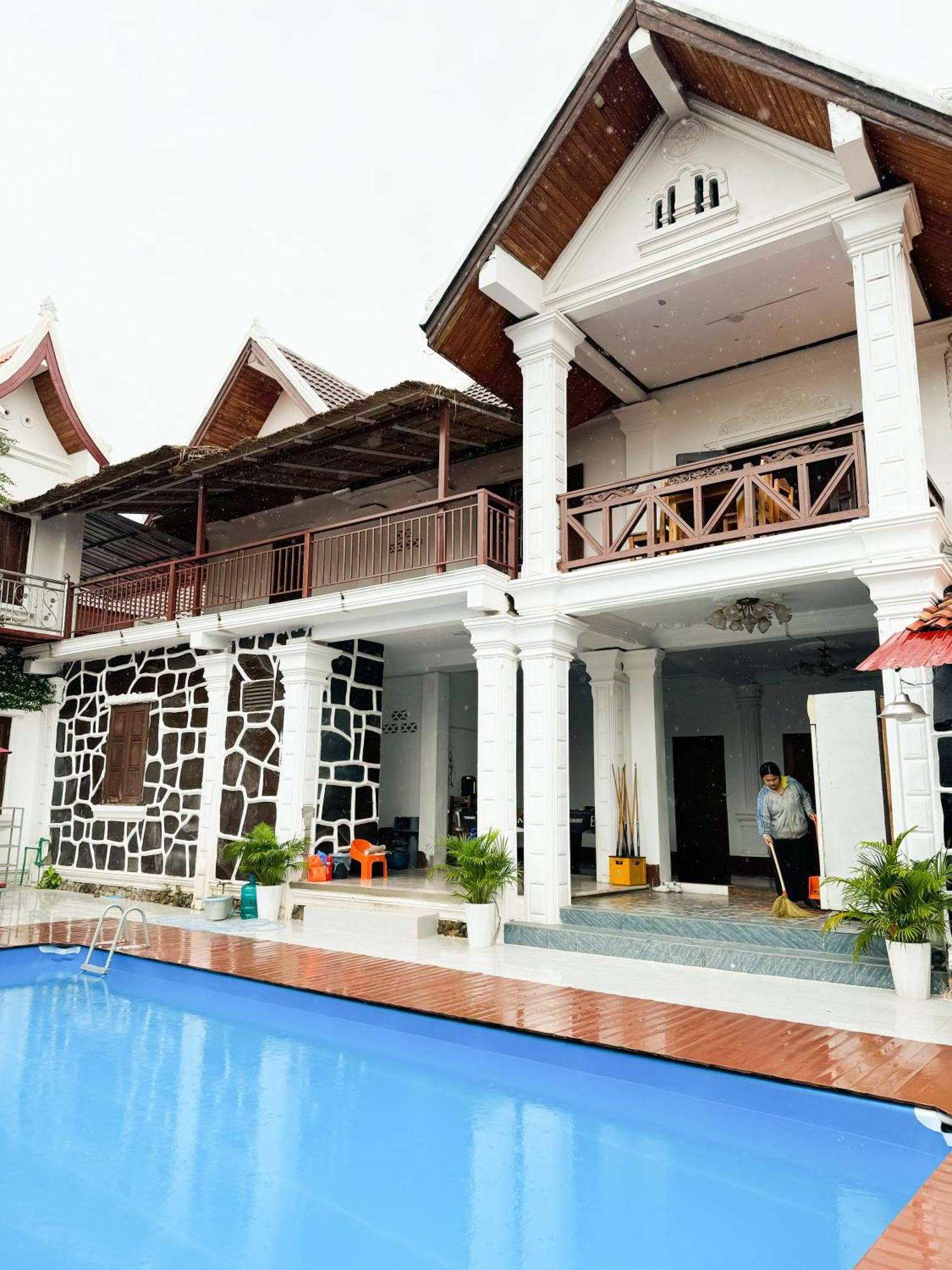 Sabai Sabai Backpackers Hostel Луанґпхабанґ Екстер'єр фото