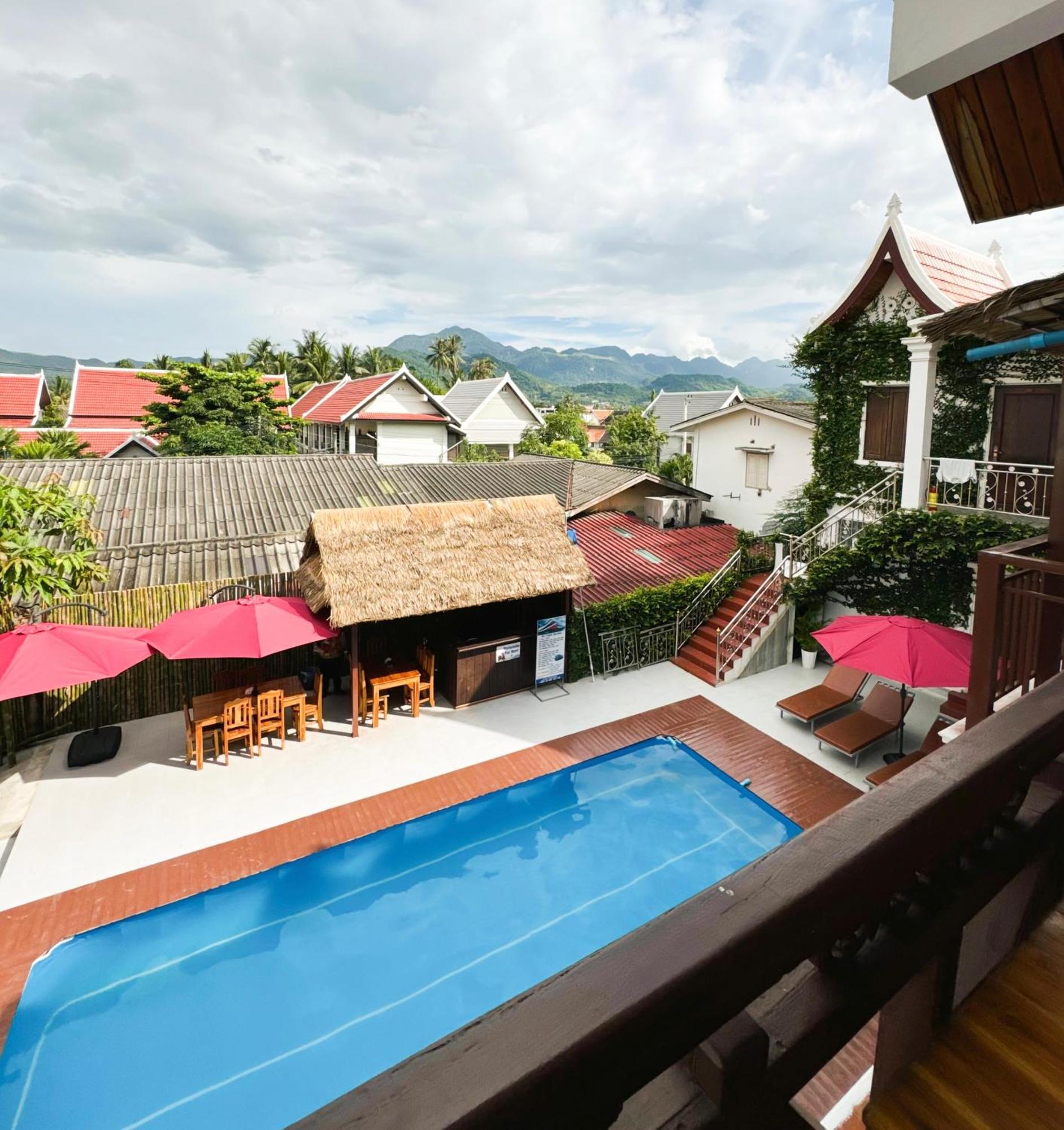 Sabai Sabai Backpackers Hostel Луанґпхабанґ Екстер'єр фото