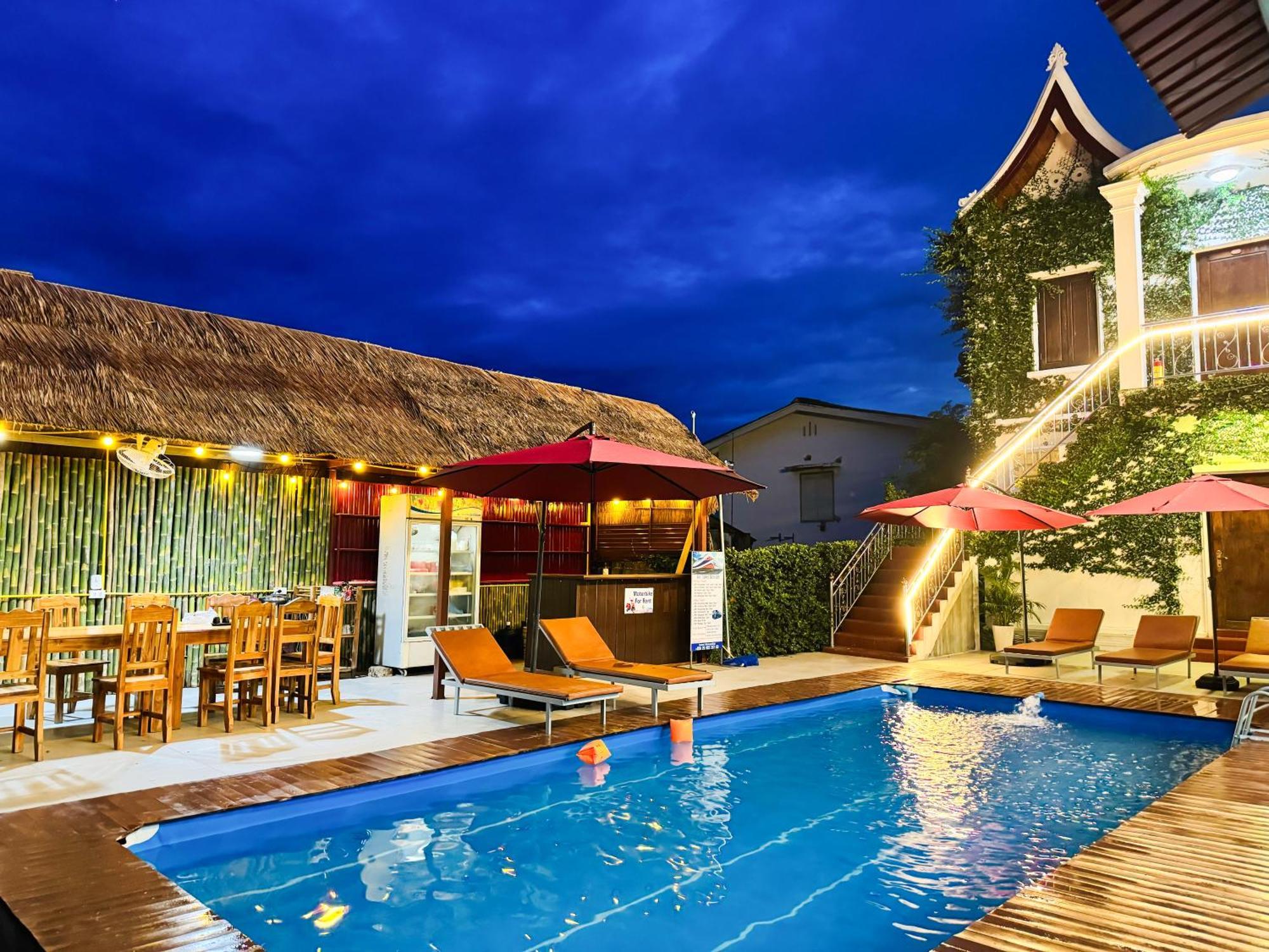 Sabai Sabai Backpackers Hostel Луанґпхабанґ Екстер'єр фото
