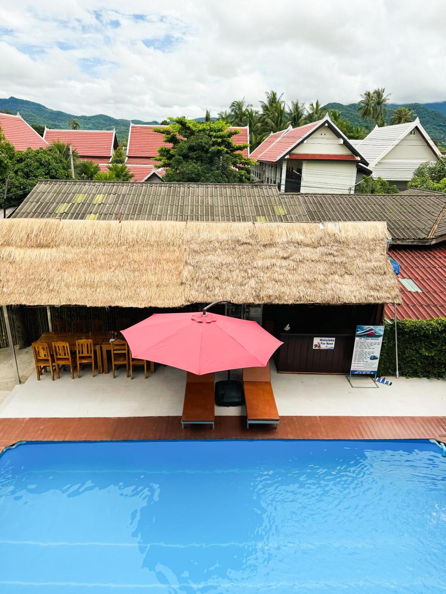 Sabai Sabai Backpackers Hostel Луанґпхабанґ Екстер'єр фото